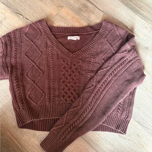 Aeropostale Plum V-Neck Cable Knit Sweater/Cropped